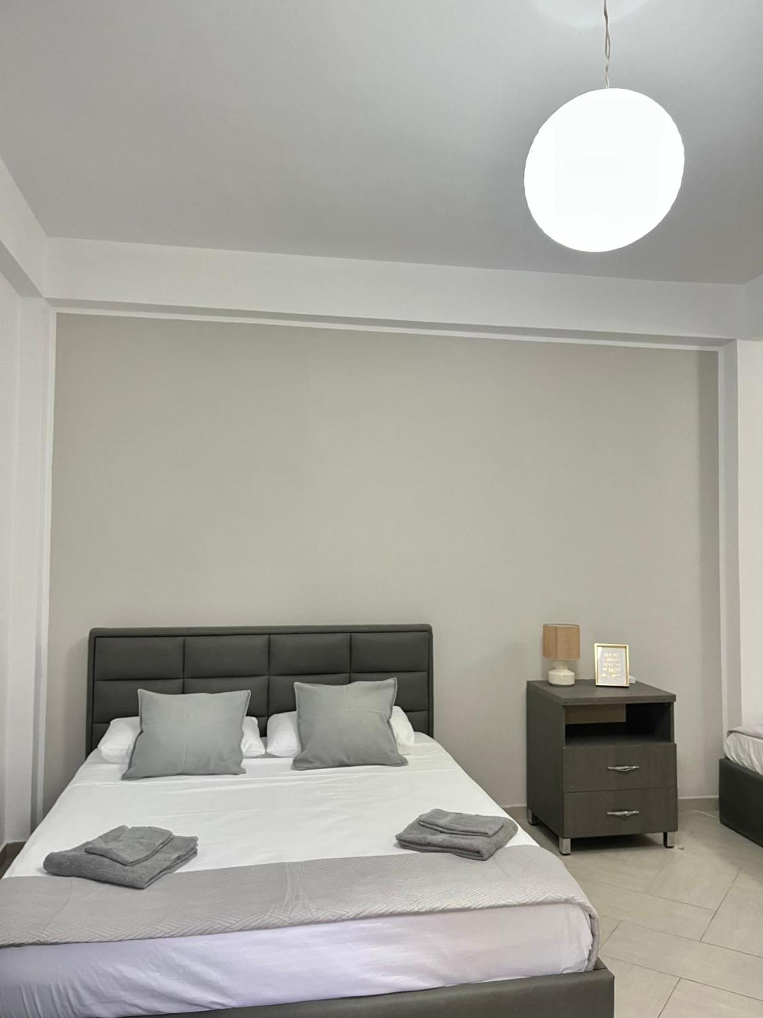 Blossom Apartments Вльора Екстер'єр фото