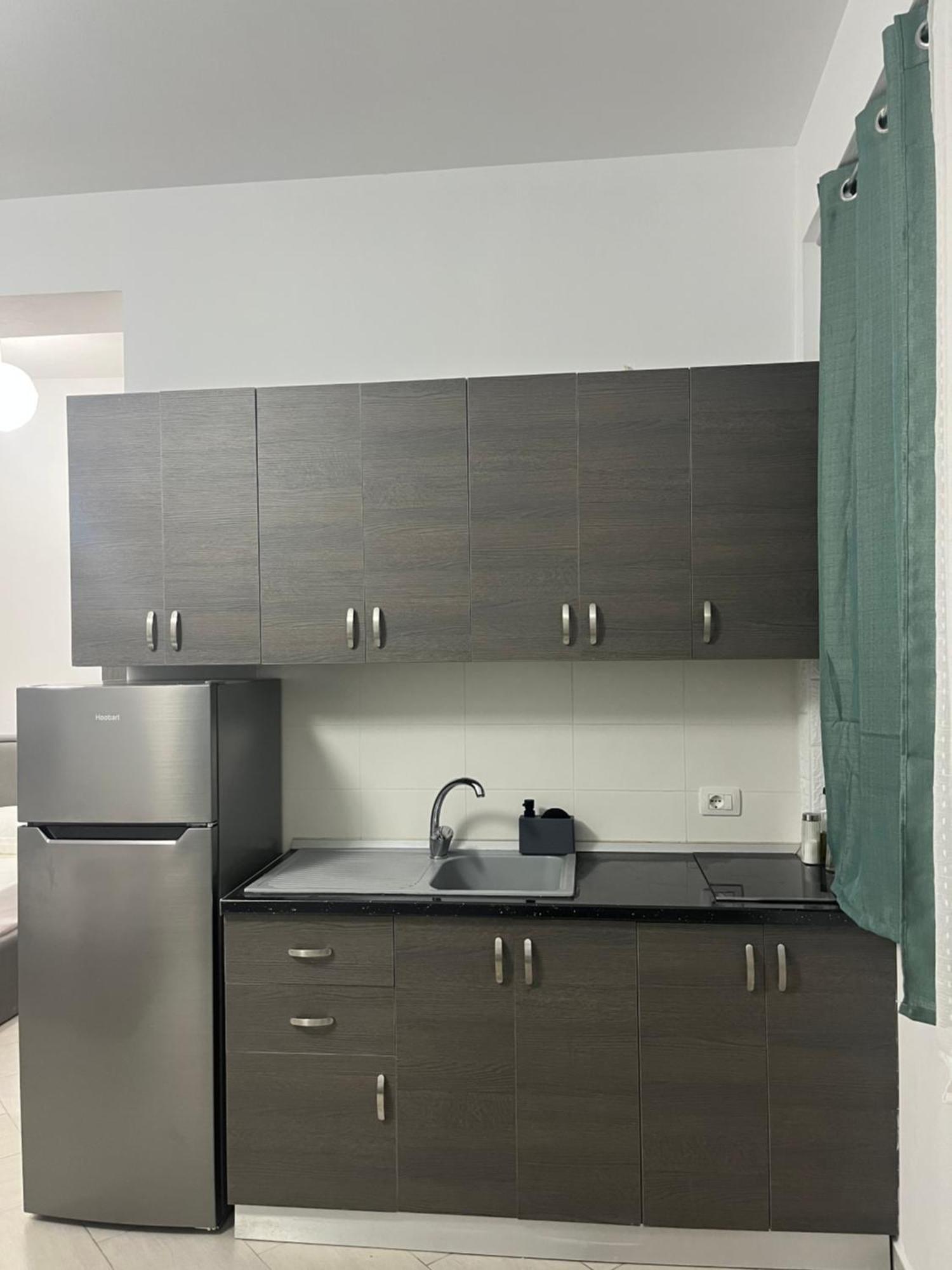 Blossom Apartments Вльора Екстер'єр фото