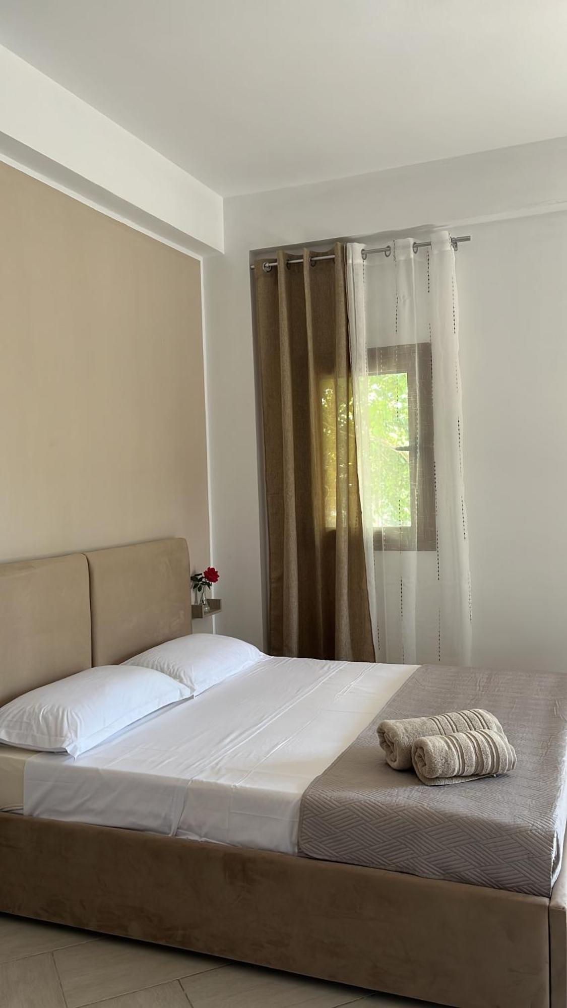 Blossom Apartments Вльора Екстер'єр фото
