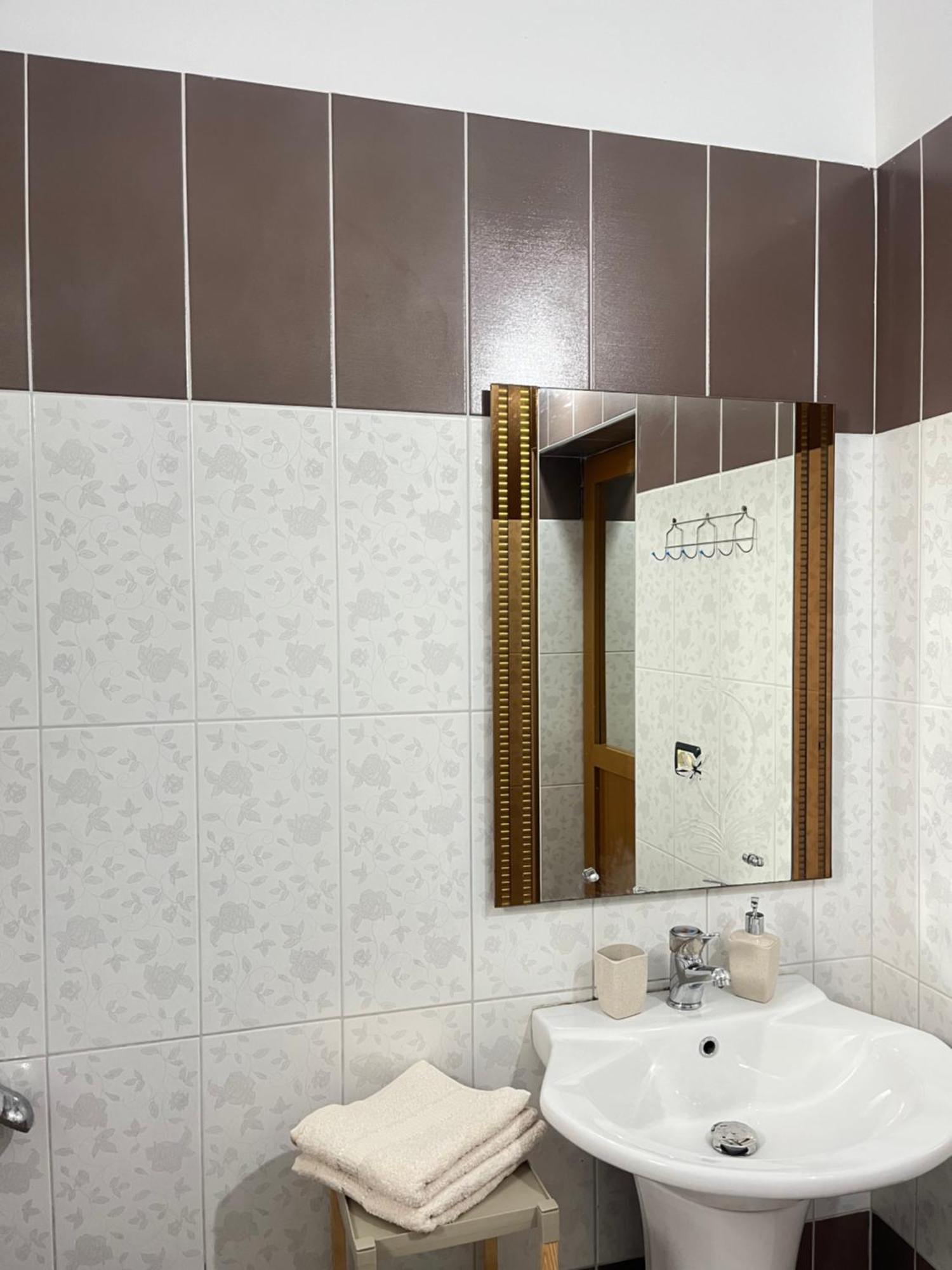 Blossom Apartments Вльора Екстер'єр фото