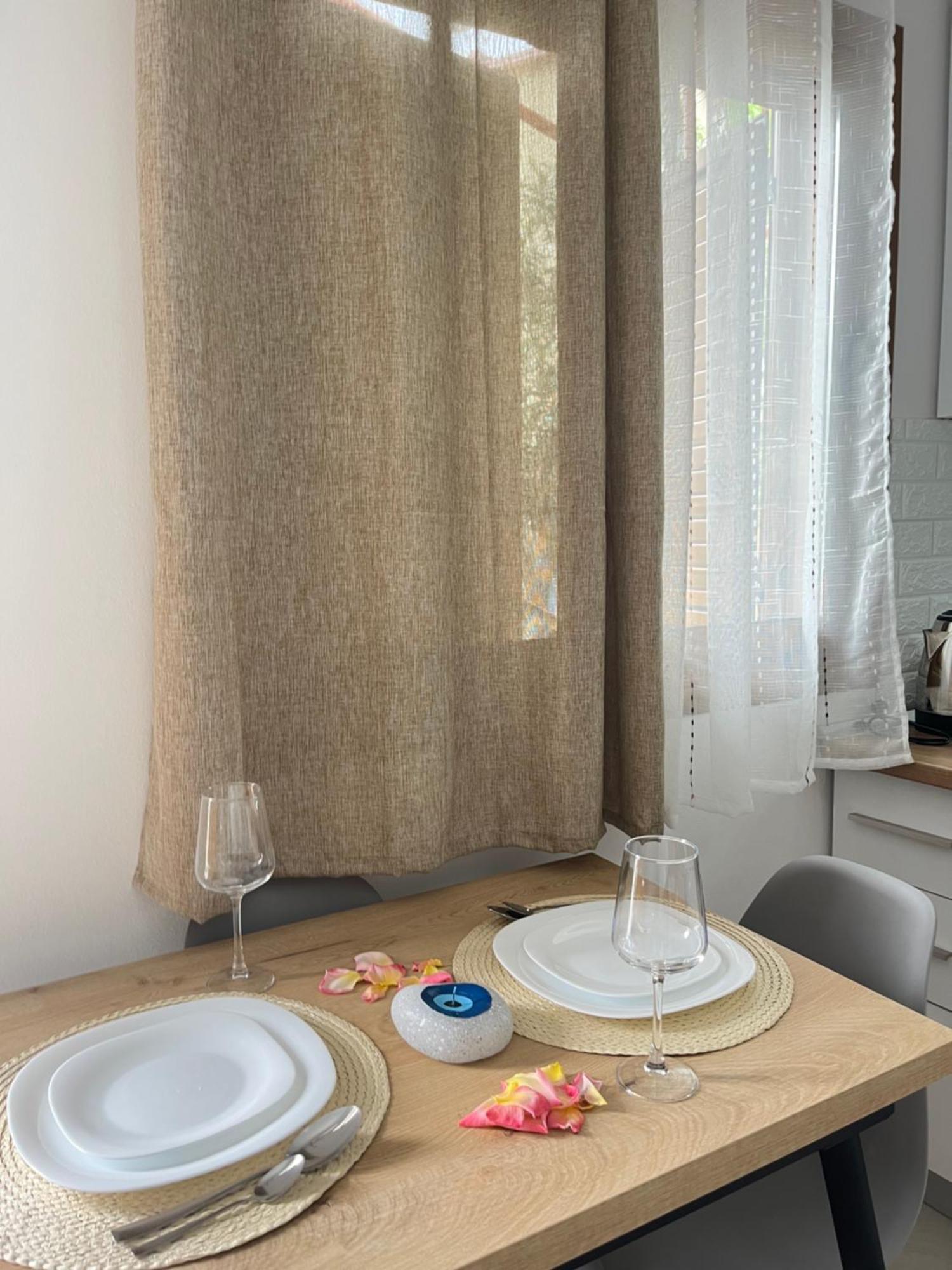 Blossom Apartments Вльора Екстер'єр фото